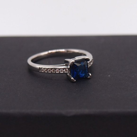Brilliant Sapphire Blue Princess Cut 1.00ctw Bridal Ring .925 Sterling Silver - Picture 6 of 10